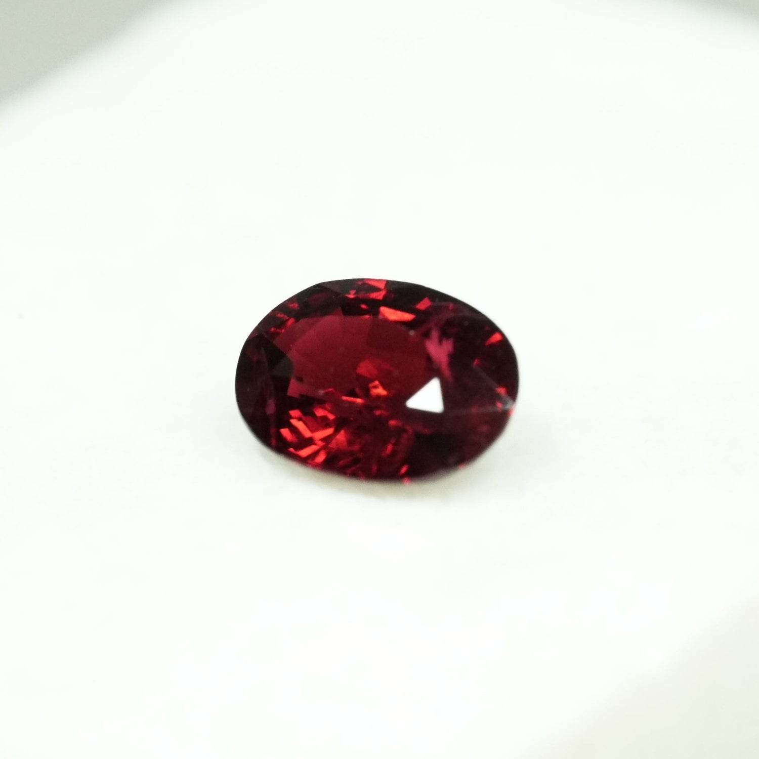 an oval ruby weighing 0.89 ct