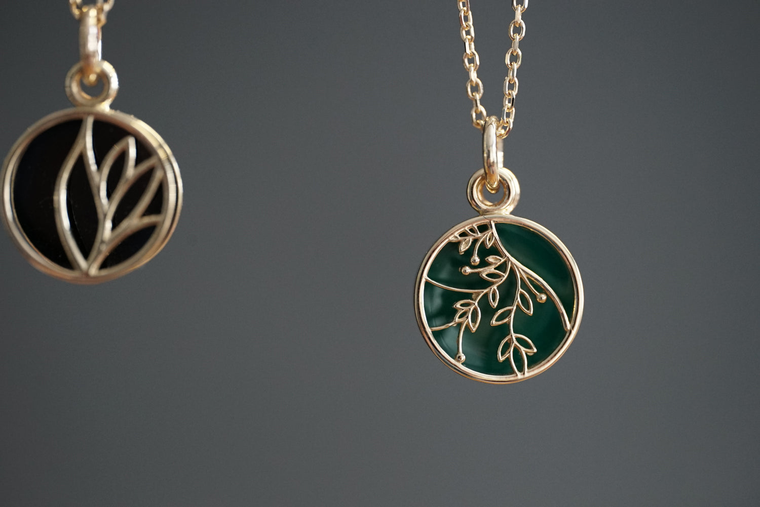 10K Yellow Gold and Green Cold Enamel Pendant 